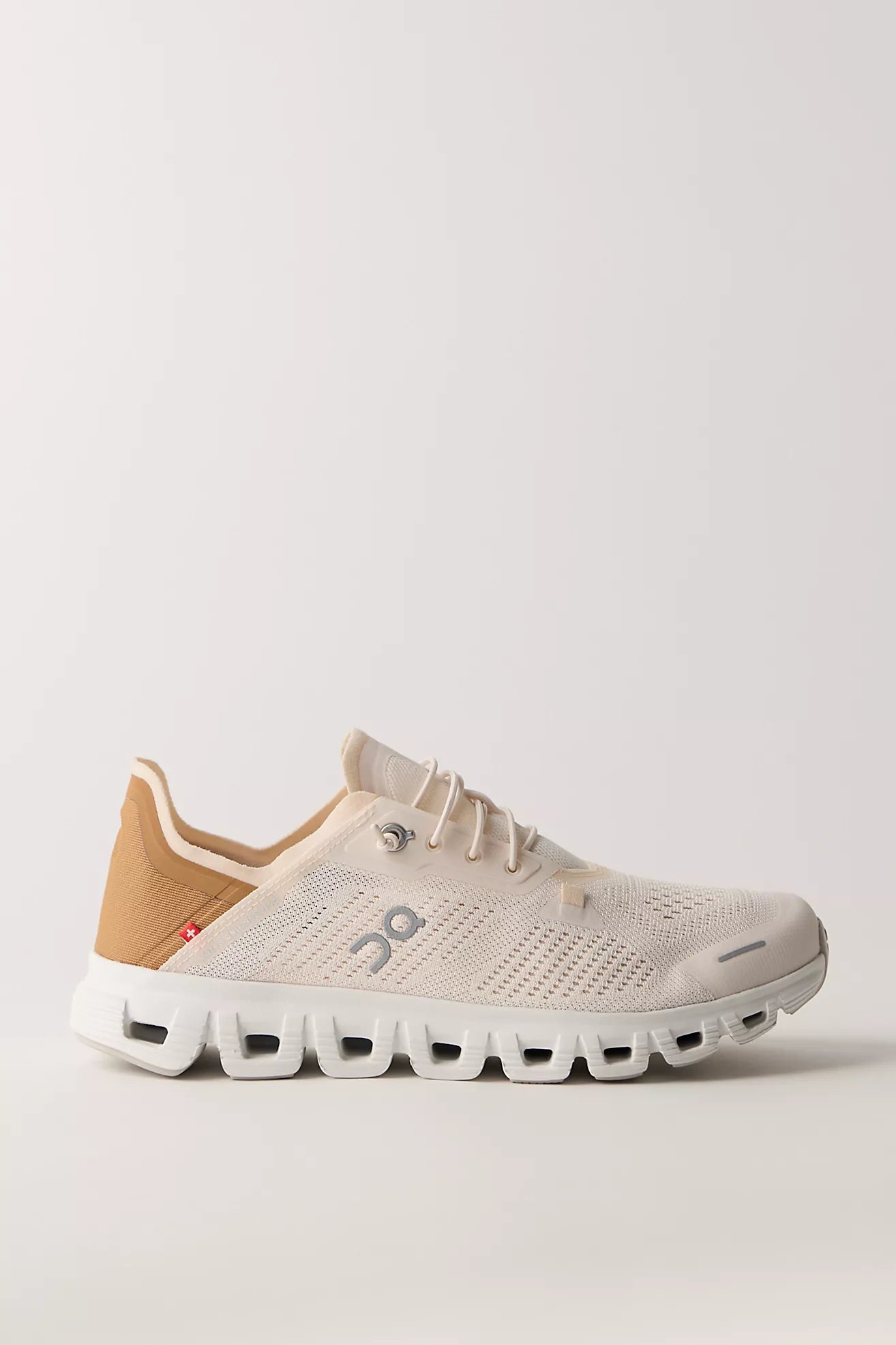 On Cloud 6 Coast (Women's)
